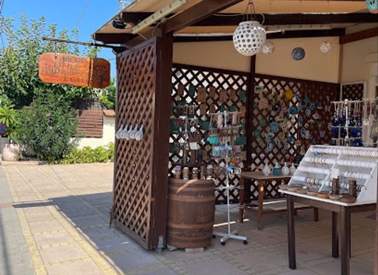 greece/samaria-gorge/shop/jacobs-little-shop-hand-made-ceramics-jewellery-gifts