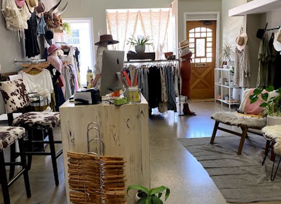 california/santa-clarita/shop/salt-and-freckles
