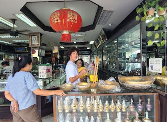 thailand/nakhon-si-thammarat/shop/lilaa-kreung-ngein