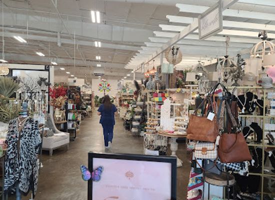 arkansas/little-rock/shop/painted-tree-boutiques-west-little-rock