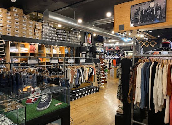 italy/genoa/shop/glad-store