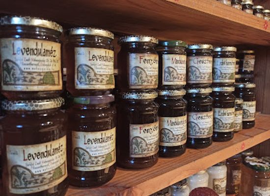 hungary/pilis-mountains/shop/a-mehesgazda-boltja