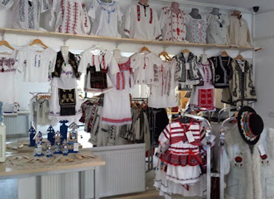 romania/bucharest/shop/romanian-folk-art-fashion