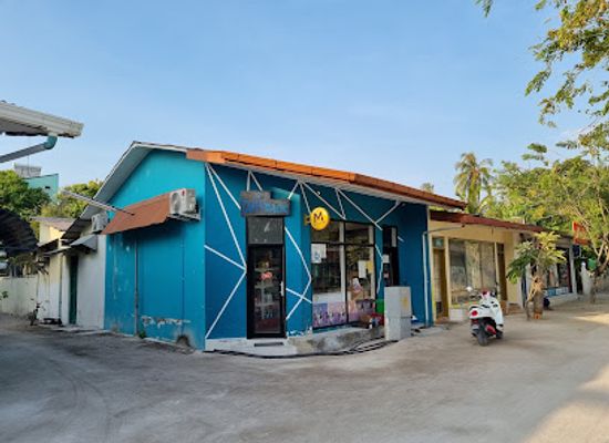 maldives/dhigurah/shop/day-pack