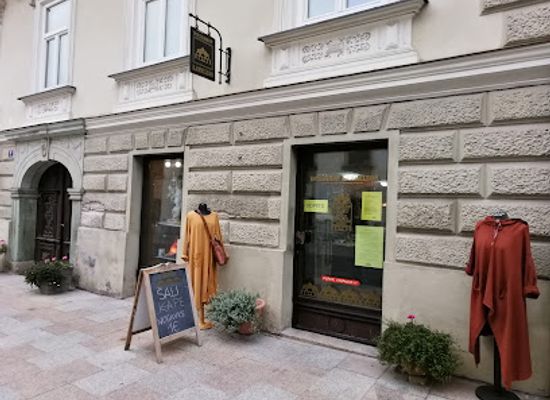 slovenia/kamnik/shop/intershop-kammeleon-bozic-valerija-s-p