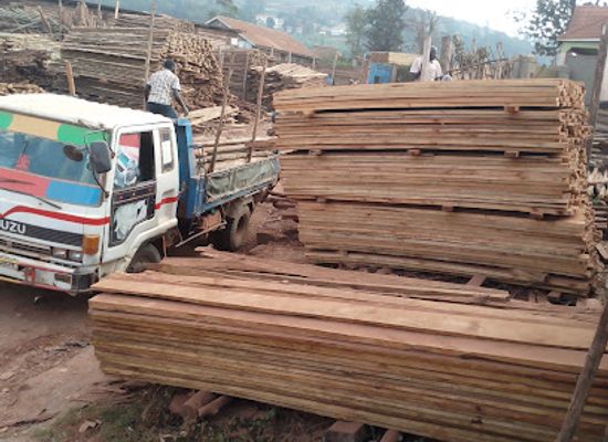 uganda/lake-bunyonyi/shop/richard-s-timber-store