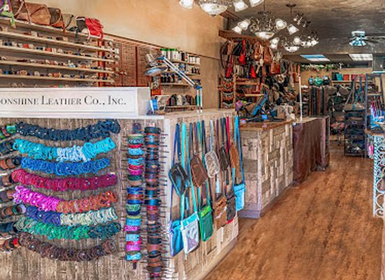 massachusetts/cape-cod/shop/moonshine-leather-co