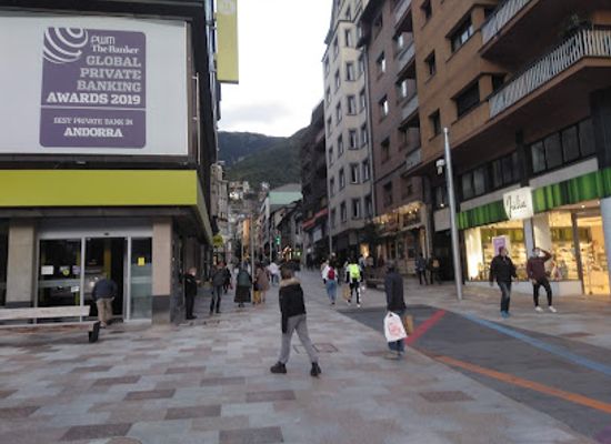 andorra/escaldes-engordany/shop/escaldes-engordany-design-with-a-turn-key-disseny-i-interiors