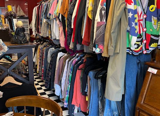 japan/izu/shop/thrift-store-lit