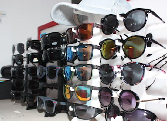 maldives/dhigurah/shop/printroom