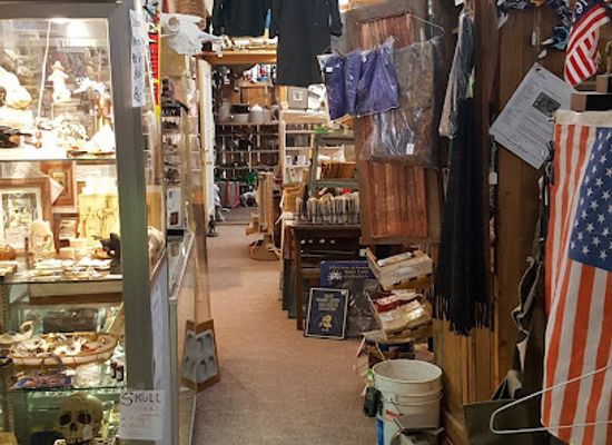 south-dakota/missouri-river-valley/shop/antique-emporium
