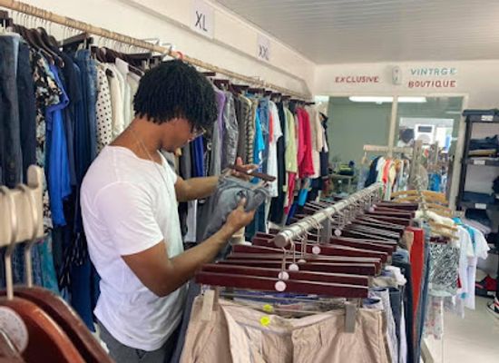aruba/fontein-cave/shop/exclusive-vintage-boutique