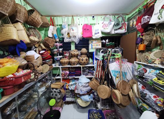 philippines/batanes/shop/tolledo-s-souvenir-shop