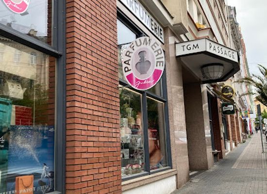 czechia/karlovy-vary/shop/parfumerie-julia