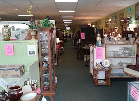tennessee/highland-rim/shop/sissy-s-antiques-interiors