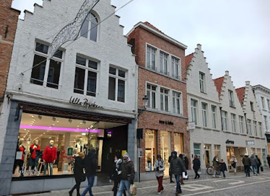belgium/bruges/minnewater/shop/juttu