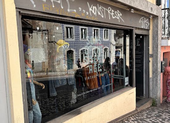 portugal/alentejo/shop/sons-of-the-silent-age-vintage-shop