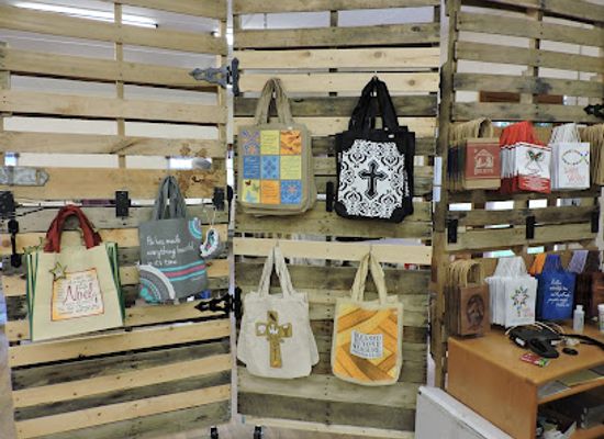 pennsylvania/southern-alleghenies/shop/the-friar-s-nook-gift-shop-hollidaysburg-pa