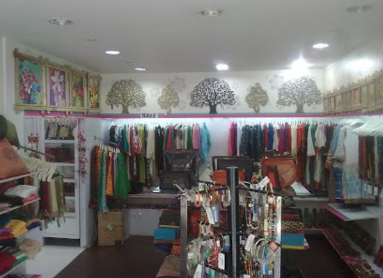 india/guwahati/uzan-bazaar/shop/india-connections