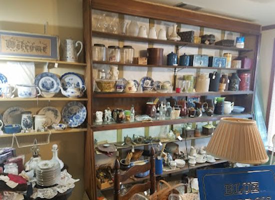arkansas/conway/shop/blue-ribbon-antiques