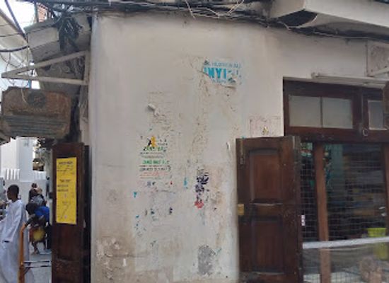 tanzania/stone-town/old-fort/shop/stonetown-traders