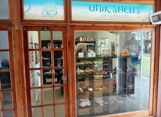 seychelles/bird-island/shop/unik-shells-seychelles