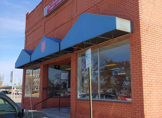kansas/emporia/shop/the-salvation-army-family-store-donation-center