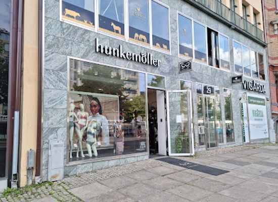 sweden/gothenburg/avenyn/shop/hunkemoller