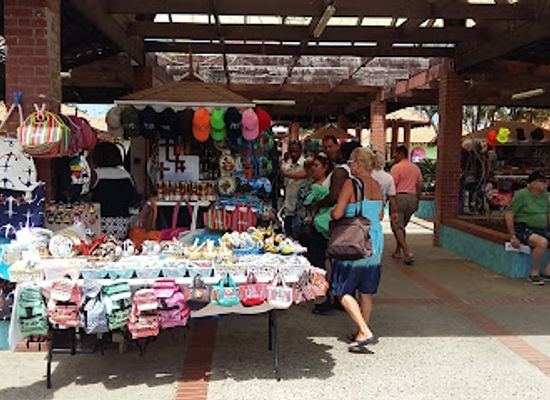 saint-lucia/marigot-bay/shop/duty-free-pointe-seraphine-shopping-complex