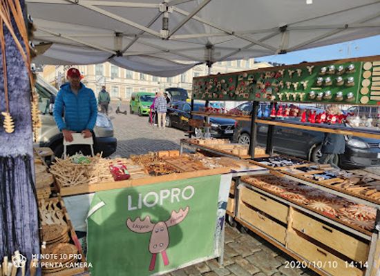 finland/archipelago-national-park/shop/helsinki-market-square