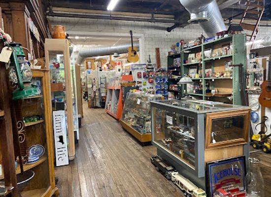 ohio/marietta/shop/antique-mall-of-marietta-inc