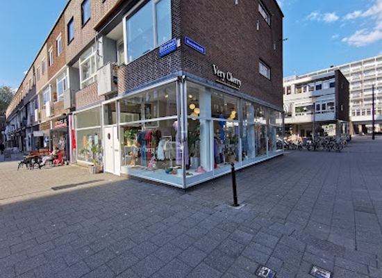 netherlands/rotterdam/kop-van-zuid/shop/very-cherry