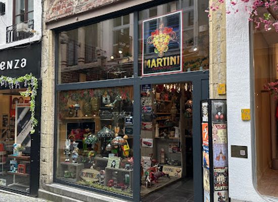 belgium/ghent/korenmarkt/shop/houthuis-gent-retro-shop