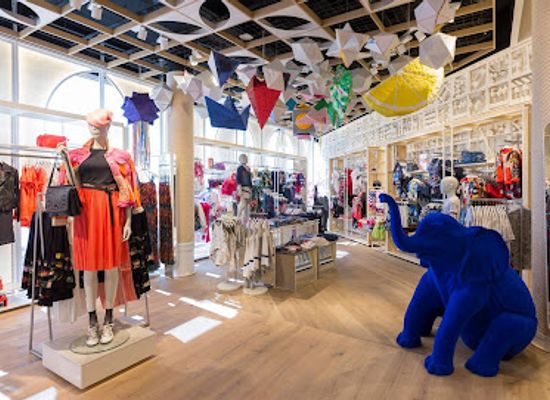 spain/barcelona/sants-montjuic/shop/maremagnum