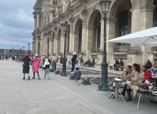 france/paris/louvre-tuileries/shop/pylones