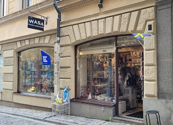 sweden/svealand/shop/wasa-crystal-souvenirs