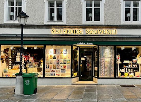 austria/salzburg/shop/salzburg-souvenir