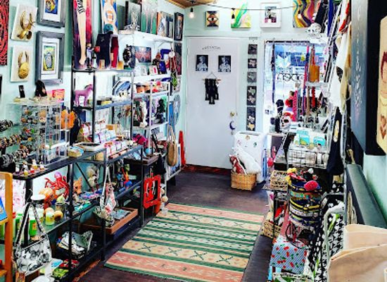texas/houston/the-heights/shop/the-whimsy-artisan-boutique