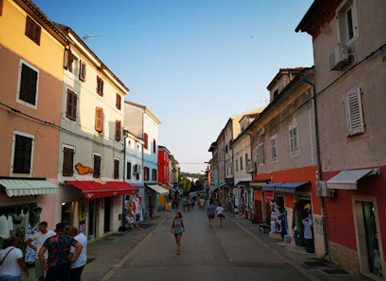 croatia/porec/shop/riva-mall