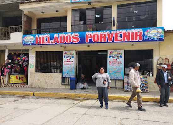 peru/ancash/shop/market-plaza-carhuaz