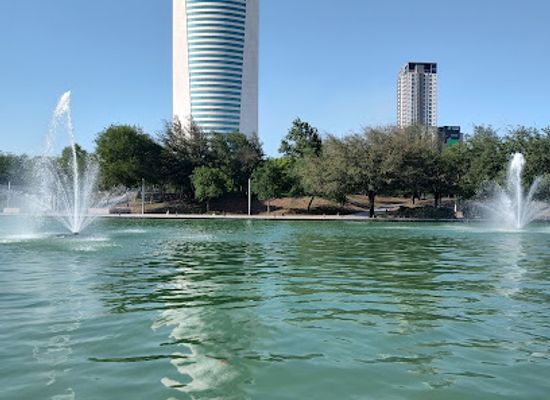 mexico/monterrey/fundidora-park/shop/paseo-santa-lucia