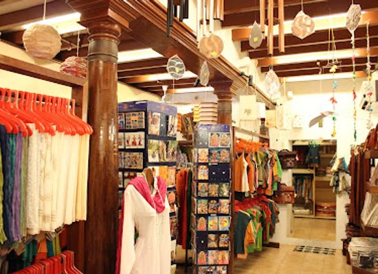 india/pondicherry/french-quarter/shop/la-boutique-d-auroville