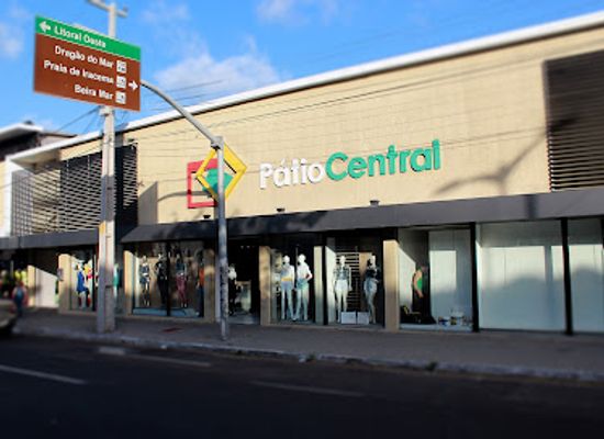 brazil/fortaleza/praia-de-iracema/shop/patio-central