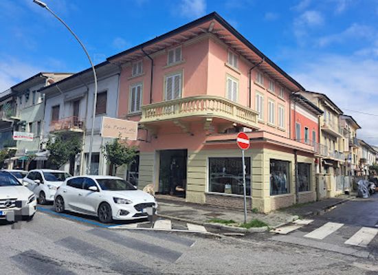 italy/versilia/shop/via-fratti-642-abbigliamento-uomo-donna