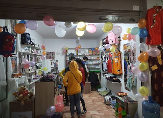 nepal/kathmandu/boudhanath/shop/boudha-gifts-and-accesories
