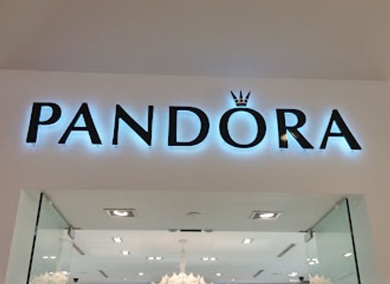 canada/eastern-townships/shop/pandora