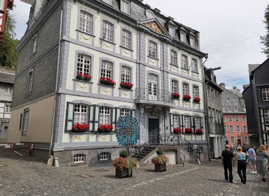germany/monschau/shop/fanartikel-fur-katzen-und-hundefreunde