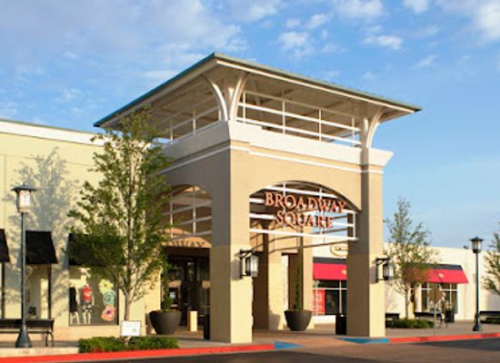 texas/tyler/shop/broadway-square