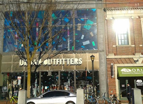 connecticut/new-haven/shop/urban-outfitters