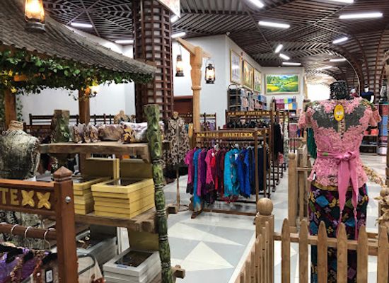 indonesia/bali/kuta/shop/krisna-oleh-oleh-bali-bypass